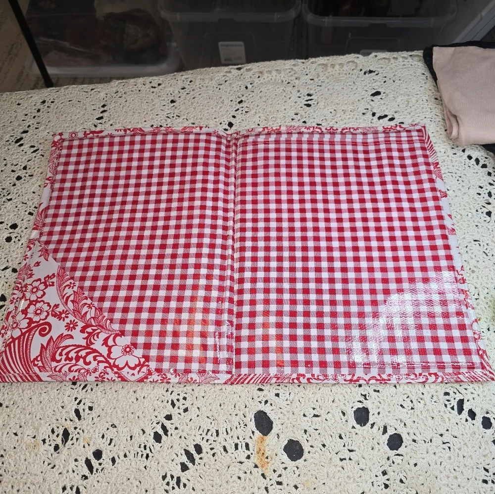 Oilcloth Red Lace On White Portfolio Cover Pad Holder Letter Size